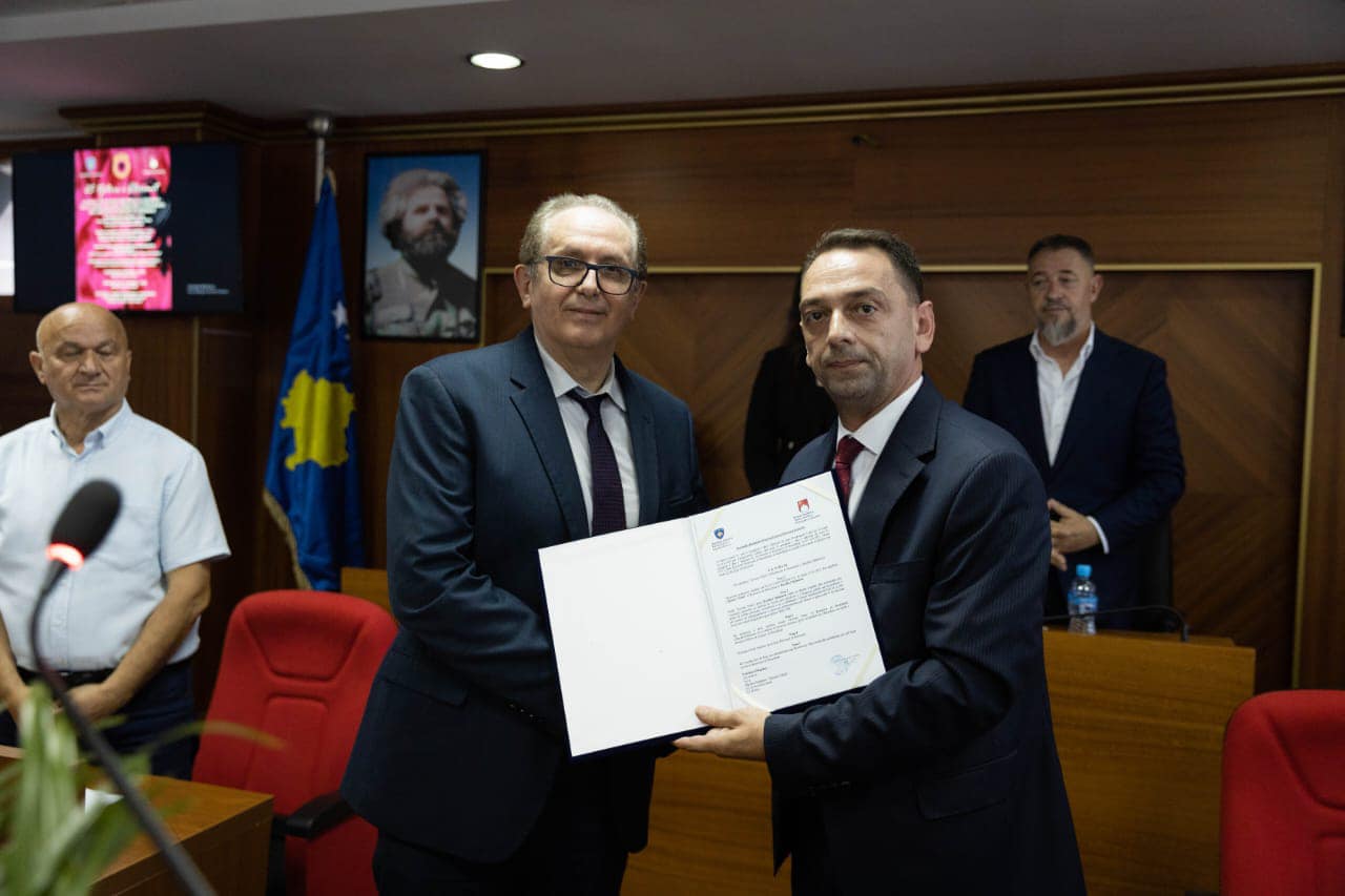 Bardhyl Mahmuti shpallet Qytetar Nderi i Skenderajt