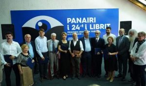 Shpallen çmimet e panairit të librit në Prishtinë