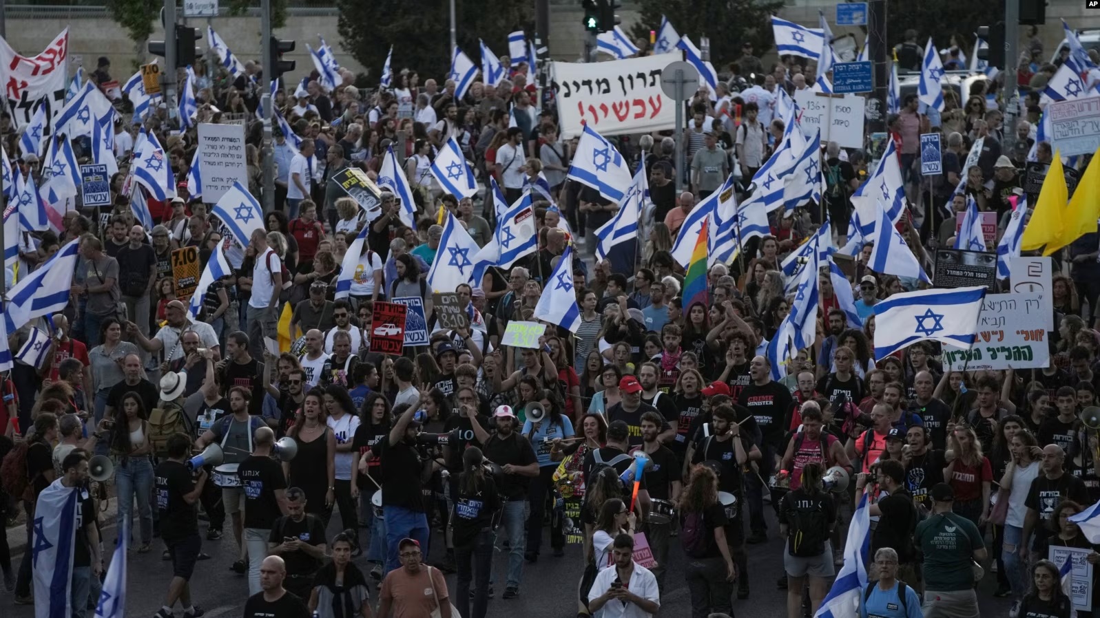 Mijëra izraelitë protestojnë kundër Kryeministrit Netanyahu