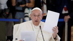 Papa Françesku merr pjesë në ditën e dytë të samitit të G7-ës në Itali, 14 qershor 2024.