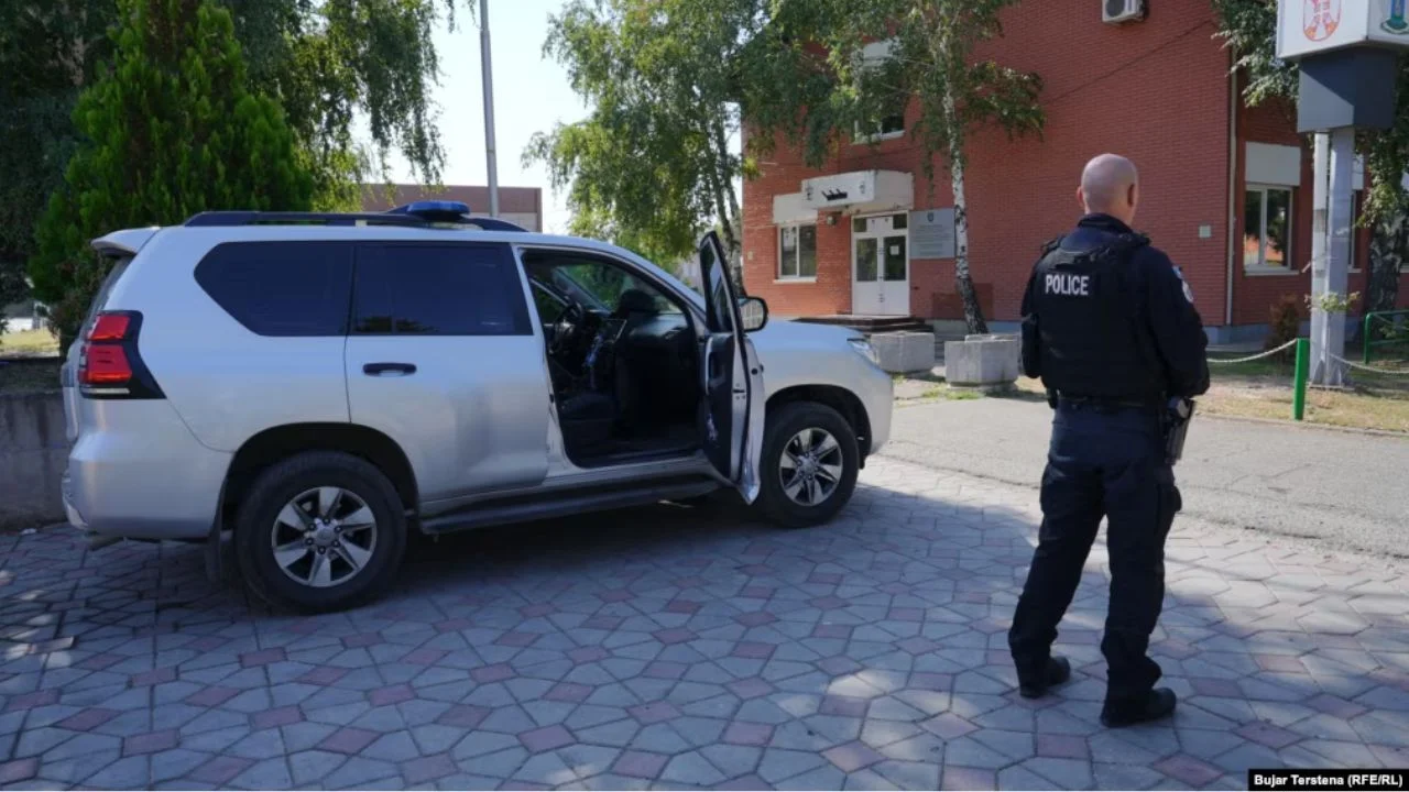 Aksioni në veri të Kosovës  Paraburgim për tetë persona  mes tyre një polic  Dyshohen për kontrabandë armësh