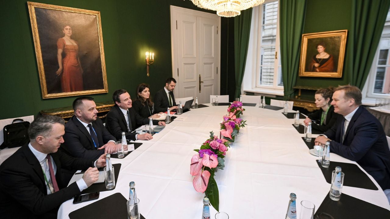Bashkimi Europian pezullon takimet zyrtare me Albin Kurtin: Presim formimin e qeverisë me mandat të plotë