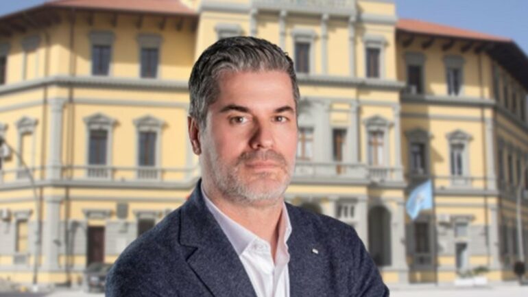 Ermal Dredha zyrtarizon dorëheqjen nga drejtimi i Bashkisë së Vlorës  ja fjalët për kryeministrin