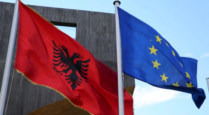 Mbahet sot Konferenca e 6 të Ndërqeveritare me BE  Shqipëria hap 4 grup kapitujt e radhës  AXHENDA 