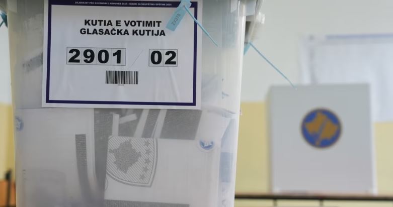 Zgjedhjet lokale  Denoncohen disa raste të fotografimit të votës  policia dhe prokuroria e Kosovës nisin hetimet