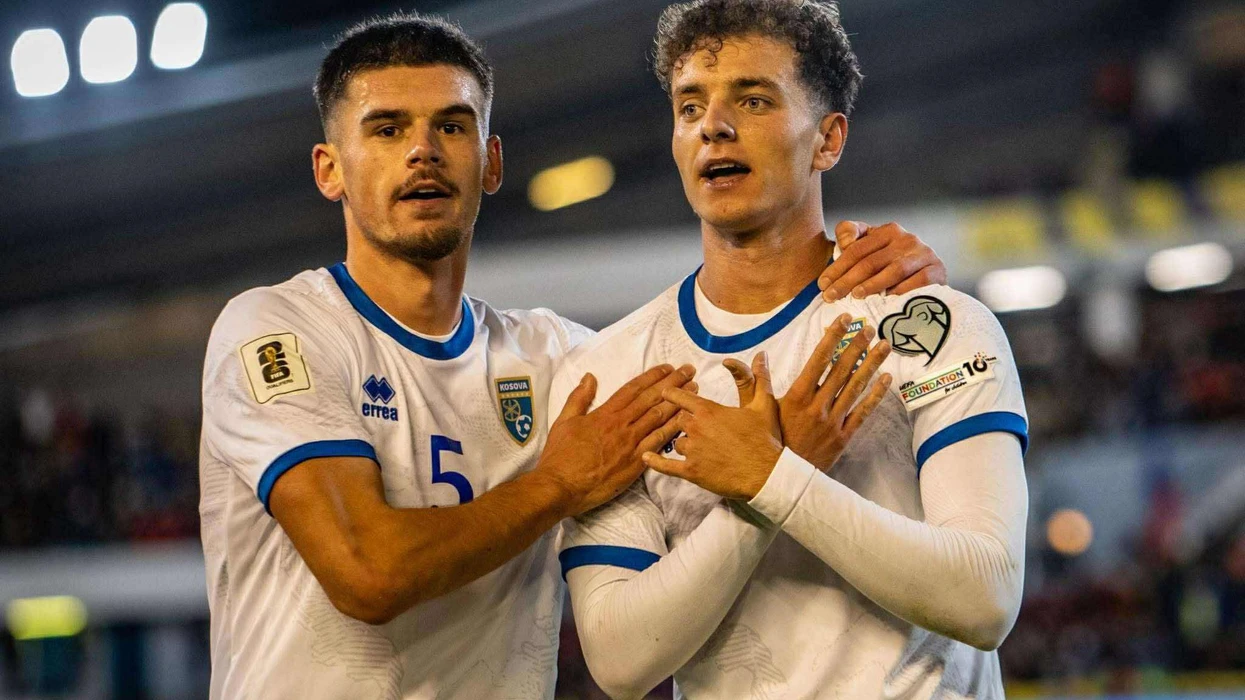 Kosova thyen Suedinë  gol dhe festë me  shqiponjë  e Asllanit  Triumf historik i  Dardanëve 