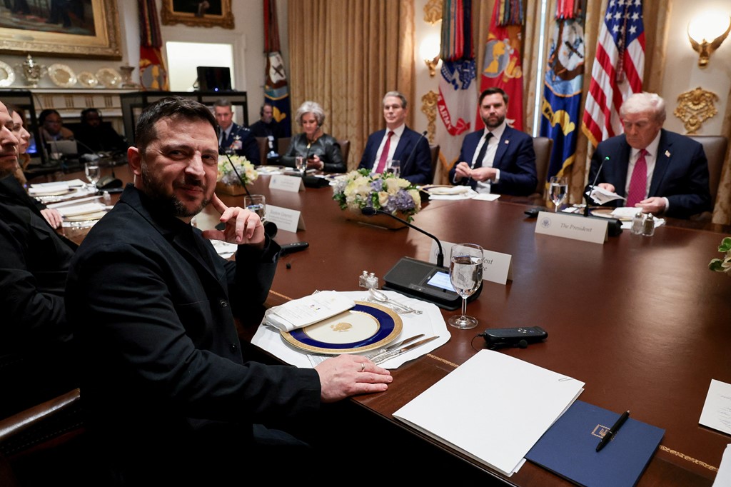 Zelensky kërkon raketat Tomahawk  Trump heziton  Sulmi brenda Rusisë përshkallëzon konfliktin