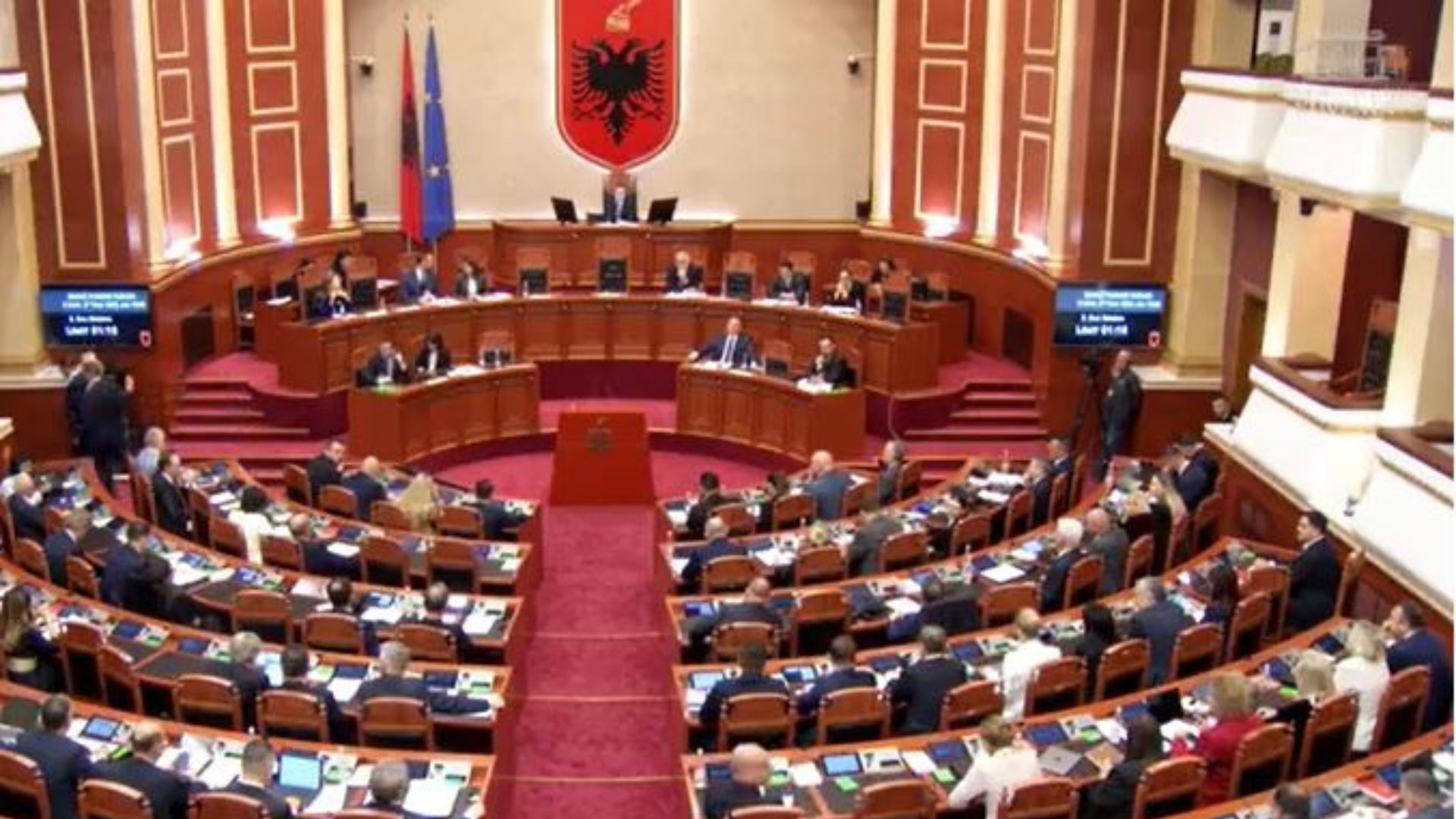 Seanca e Kuvendit  PS dhe PD bashkojnë votat për  Zgjedhoren  dhe  Territorialen   Pritet raportimi i Altin Dumanit