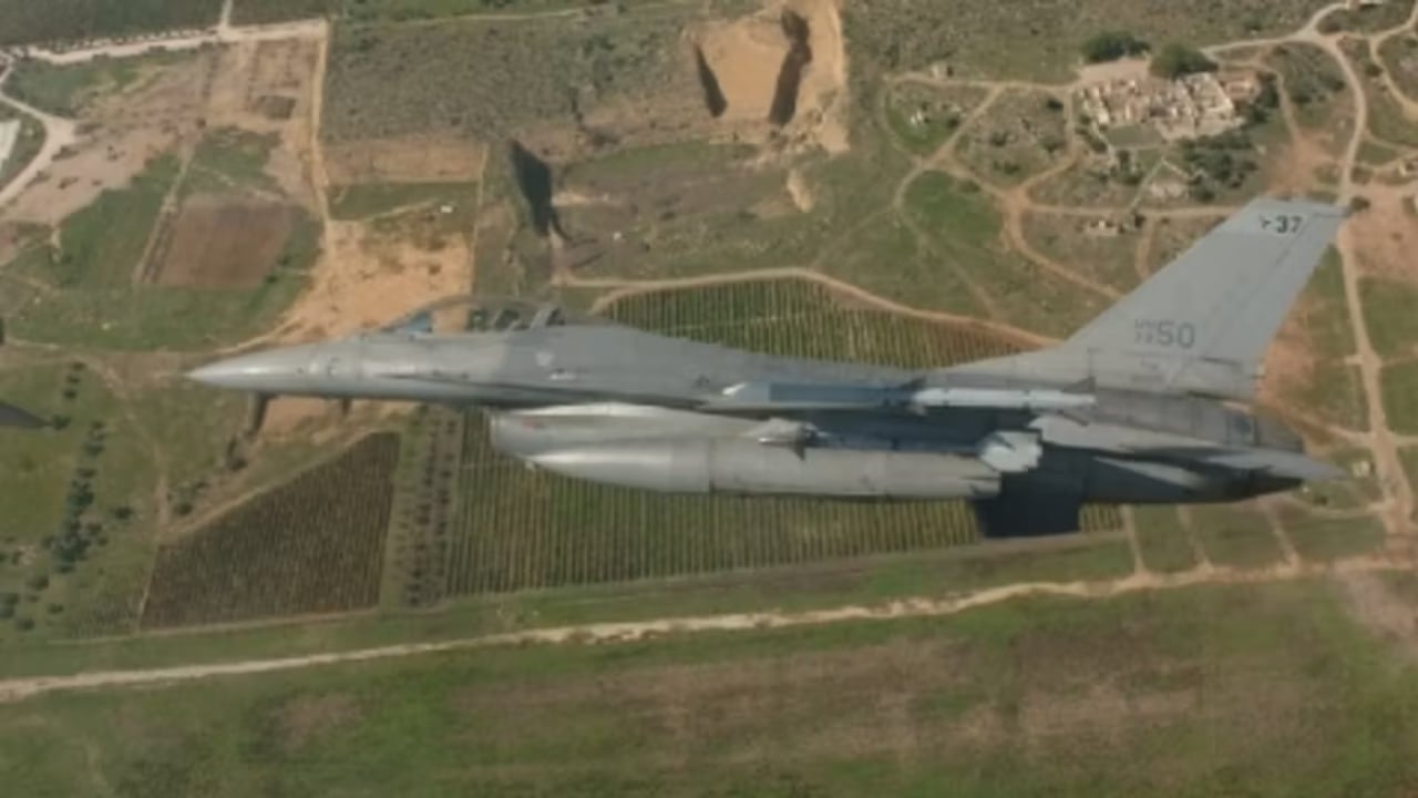 Tensionet në Ukrainë/ Zelensky takohet me përfaqësuesit e NATO-s, avioni ushtarak amerikan spikatet mbi Detin e Zi