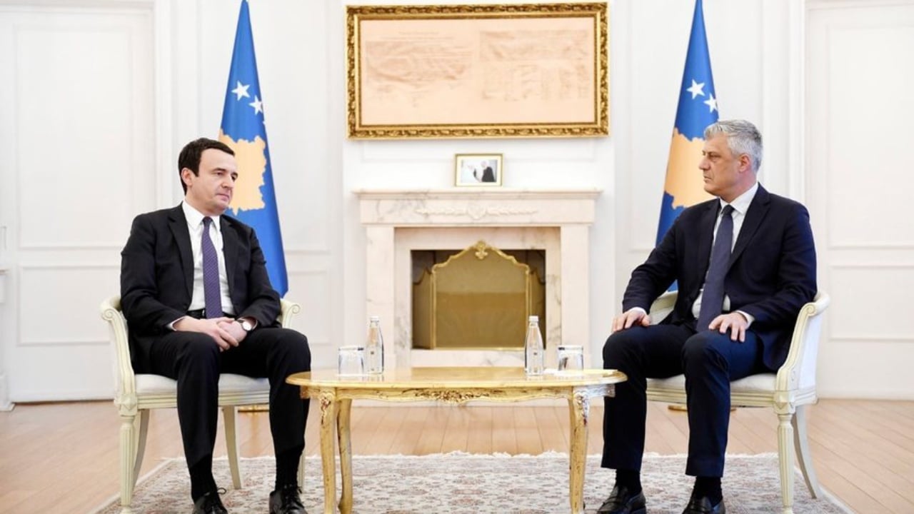 Albin Kurti mbështet Thaçin: S’ka arsye ligjore përse krerët e UÇK-së të mbeten në Hagë