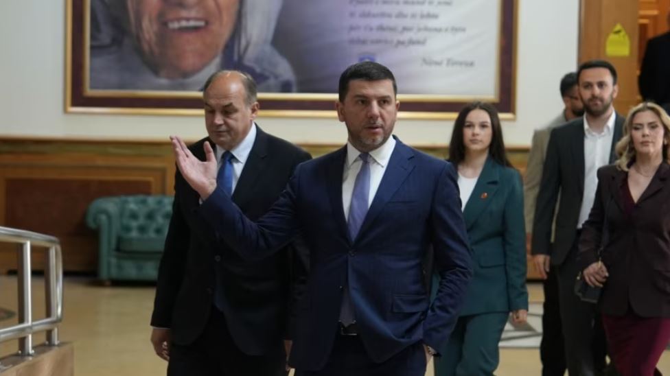 Analiza  Çfarë po ndodh në Partinë Demokratike të Kosovës 