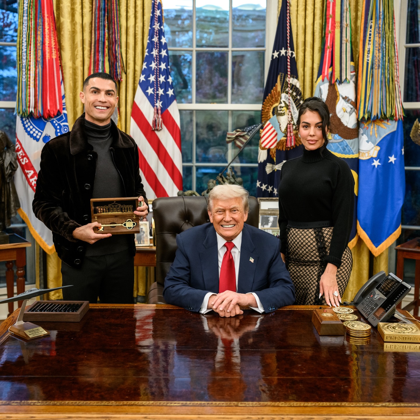 FOTO  Takim në Zyrën Ovale  Ronaldo publikon fotot  falënderon Trump