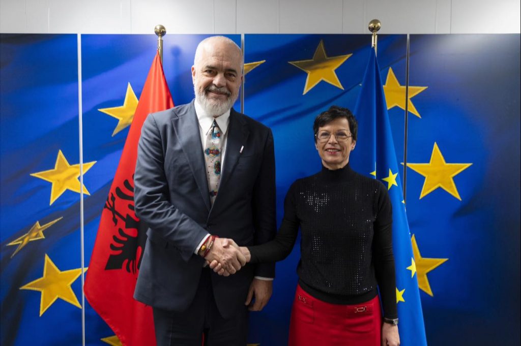 Nis samiti në Tiranë  kryeministri Rama pret komisioneren Marta dhe ambasadorin Gonzato