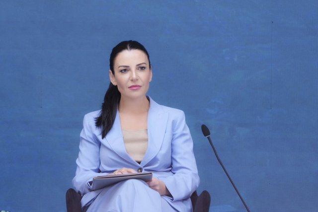 Belinda Balluku rikthehet në detyrë si zv kryeministre dhe ministre e Energjisë dhe Infrastrukturës  Kushtetuesja legjitimon kërkesën e Ramës