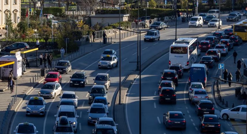 Pas më shumë se një jave në protestë  rikthehet transporti publik në Kosovë