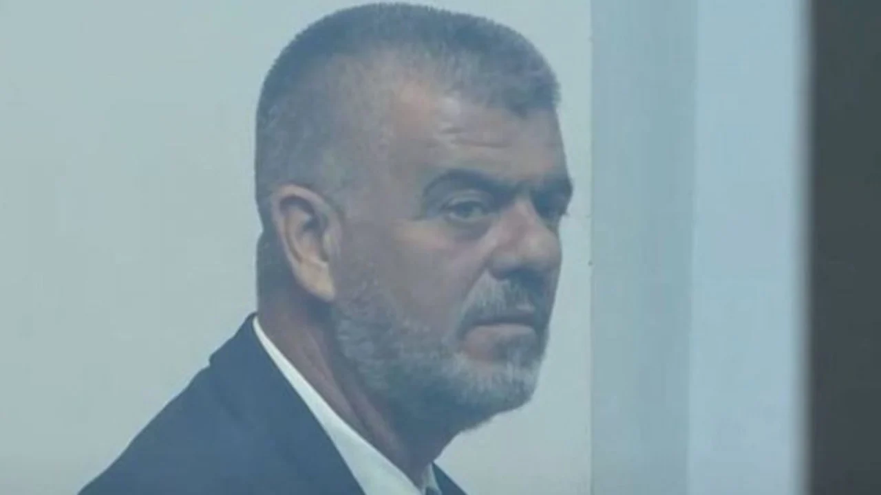 Lirohet nga burgu ish ministri Lefter Koka