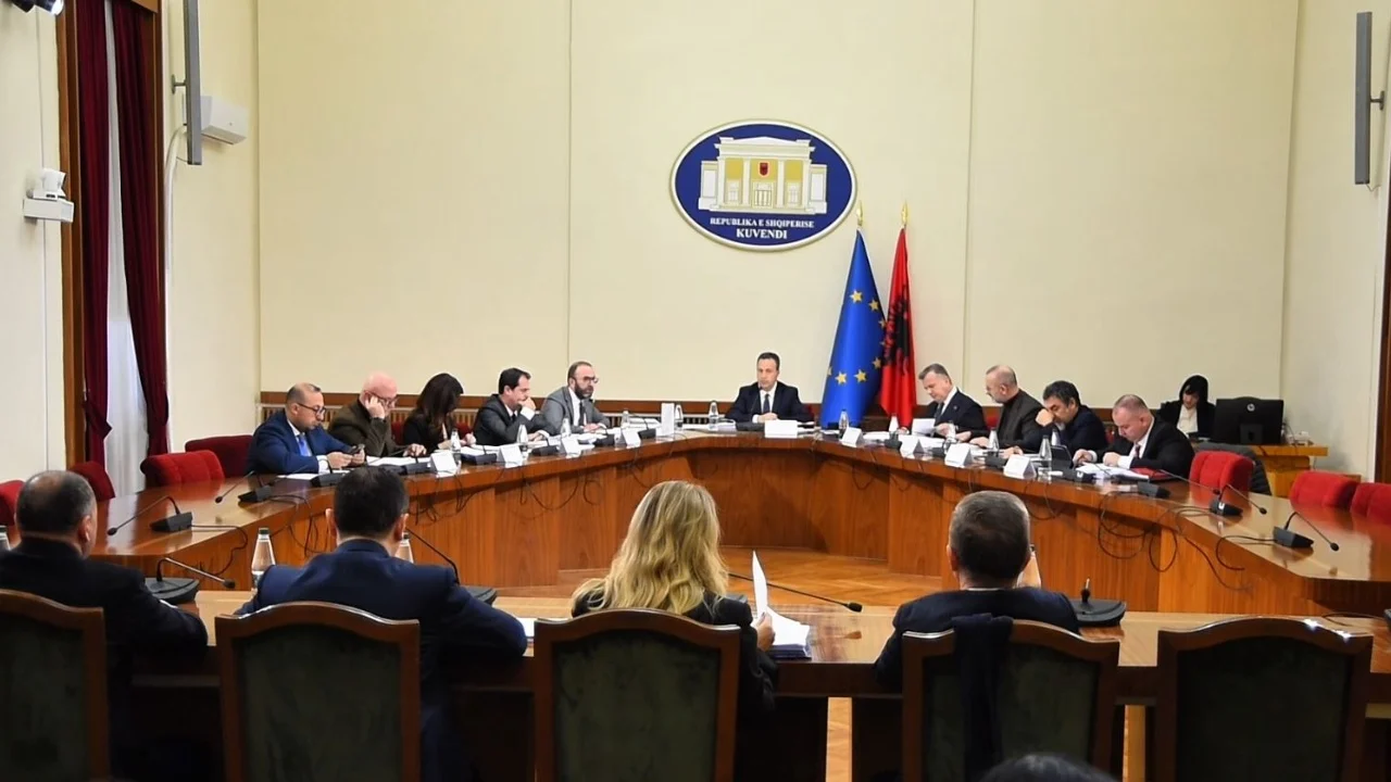 Kuvendi shtyn mbledhjen e Këshillit të Mandateve për heqjen e imunitetit të Ballukut