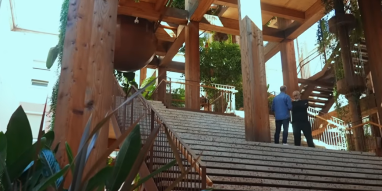 Le Monde  zbërthen  Edi Ramën  Kryeministri  nga piktura te atletet  Jam unë edhe kaq 