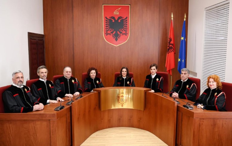Gjykata Kushtetuese u jep të drejtë gjyqtarëve për rritje të pagës