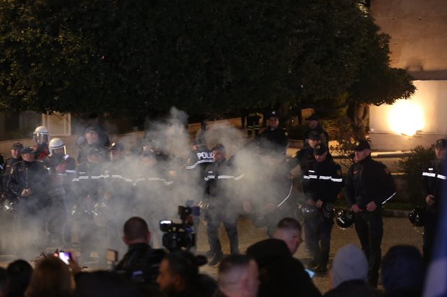 Arrestohen 21 persona për incidentet në protestën e opozitës 