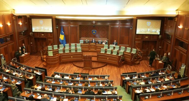 Votohet qeveria e re e Kosovës  nis zyrtarisht mandati i tretë i Albin Kurtit