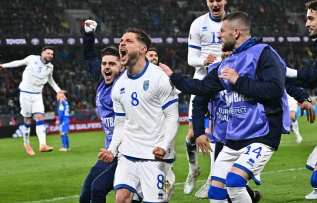 Historike  Kosova fiton ndaj Sllovakisë me përmbysje  një hap pranë Botërorit