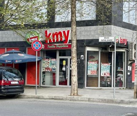 Skandal i KMY  AKU i bllokon 738 kg mish pule  mbahej në ambiente me myk dhe ndryshk  Shëndeti i konsumatorëve në rrezik