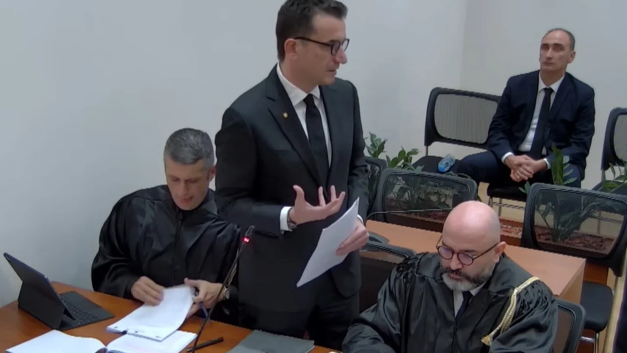 Nis seanca në GJKKO për kryebashkiakun  Veliaj nuk paraqitet në gjyq  I pranishëm biznesmeni Abule