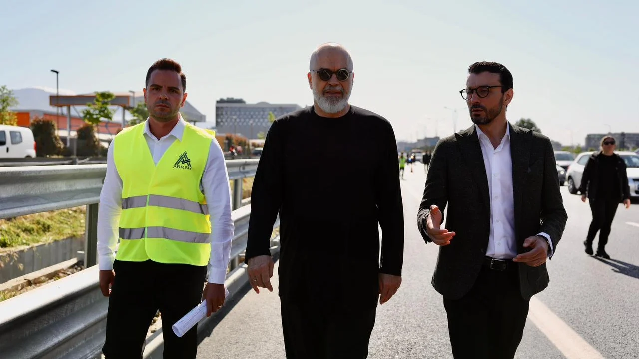 Rama inspekton rrugën  hapet plotësisht segmenti i zgjeruar i autostradës Tiranë Durrës