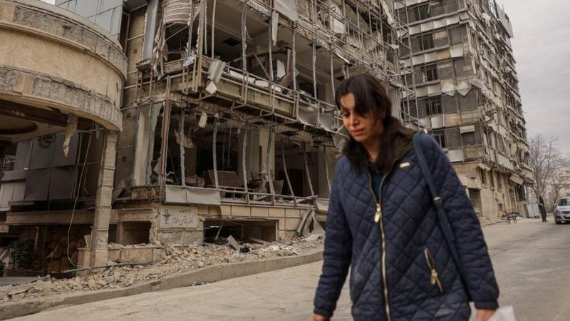 Dëshmia nga Teherani  Mes bombave dhe represionit  lufta e iranianëve për mbijetesë dhe solidariteti i heshtur