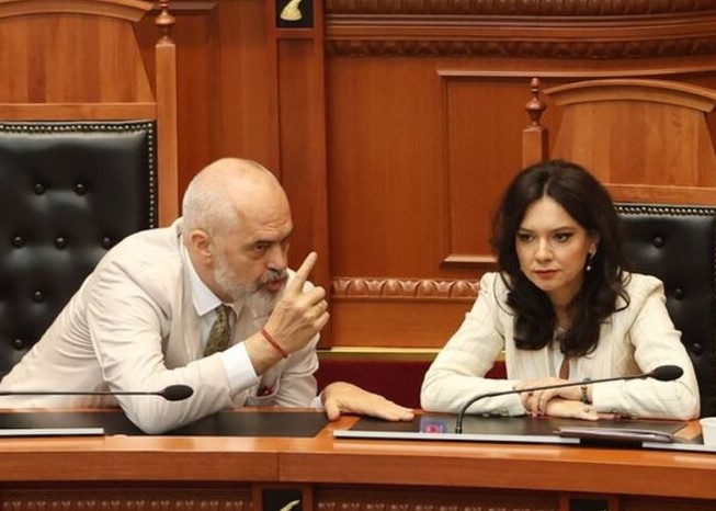 Braçe  ndez luftën  në PS  Gjërat që thotë Elisa për Ramën dhe Belindën qëndrojnë