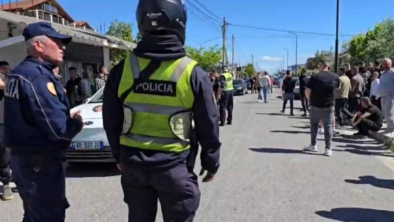 Aksidenti me dy viktima të mitur në Durrës  Policia e Shtetit pezullon 3 drejtues