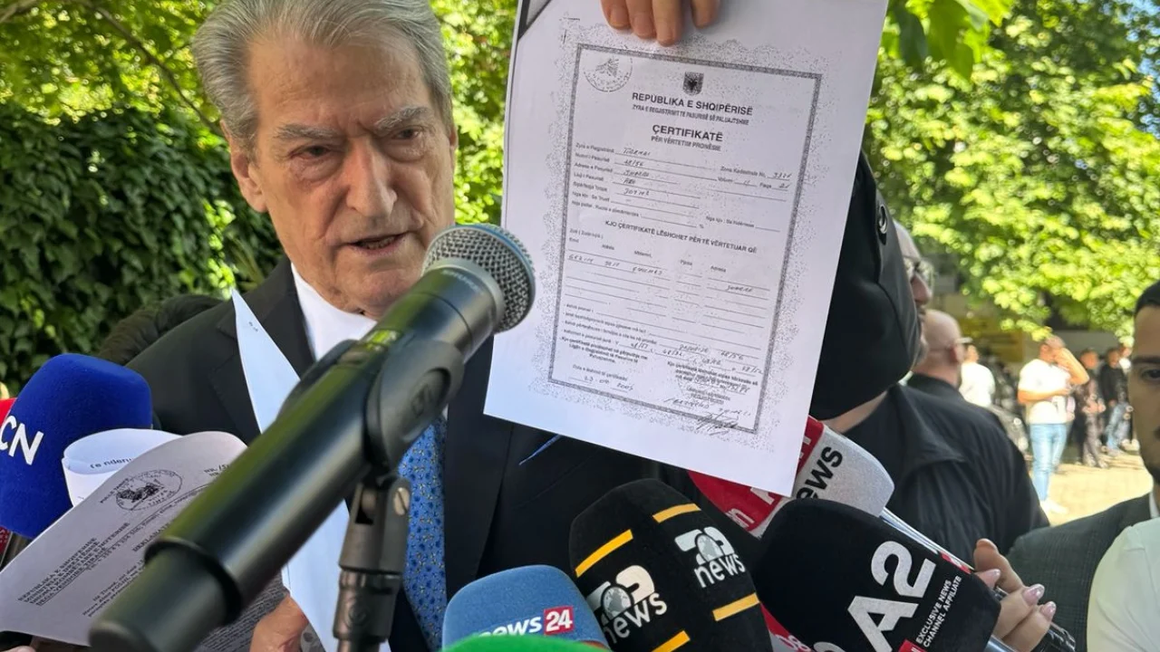 Sali Berisha sulmon Altin Dumanin nga SPAK  Ka mashtruar për vilën ku banon 
