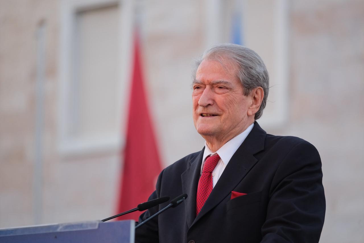 Berisha sulmon sërish mediat  Po bëhen mburojë e Ramaduros