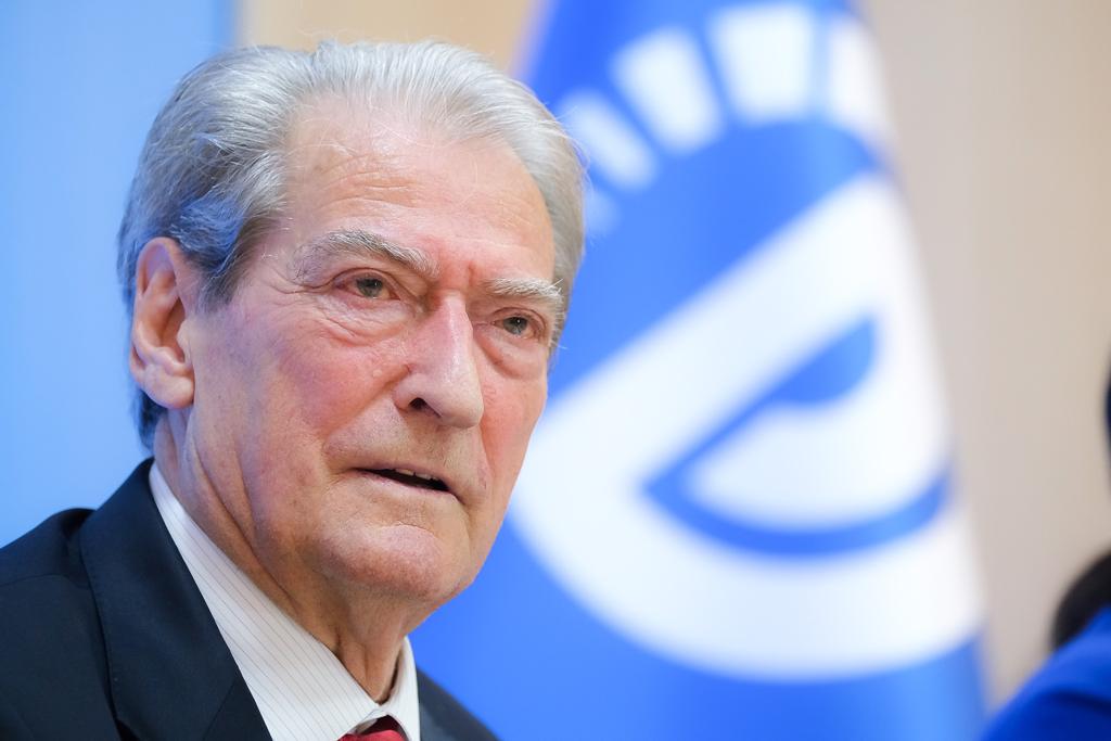 23 maji  Berisha dhe fundi i PD së