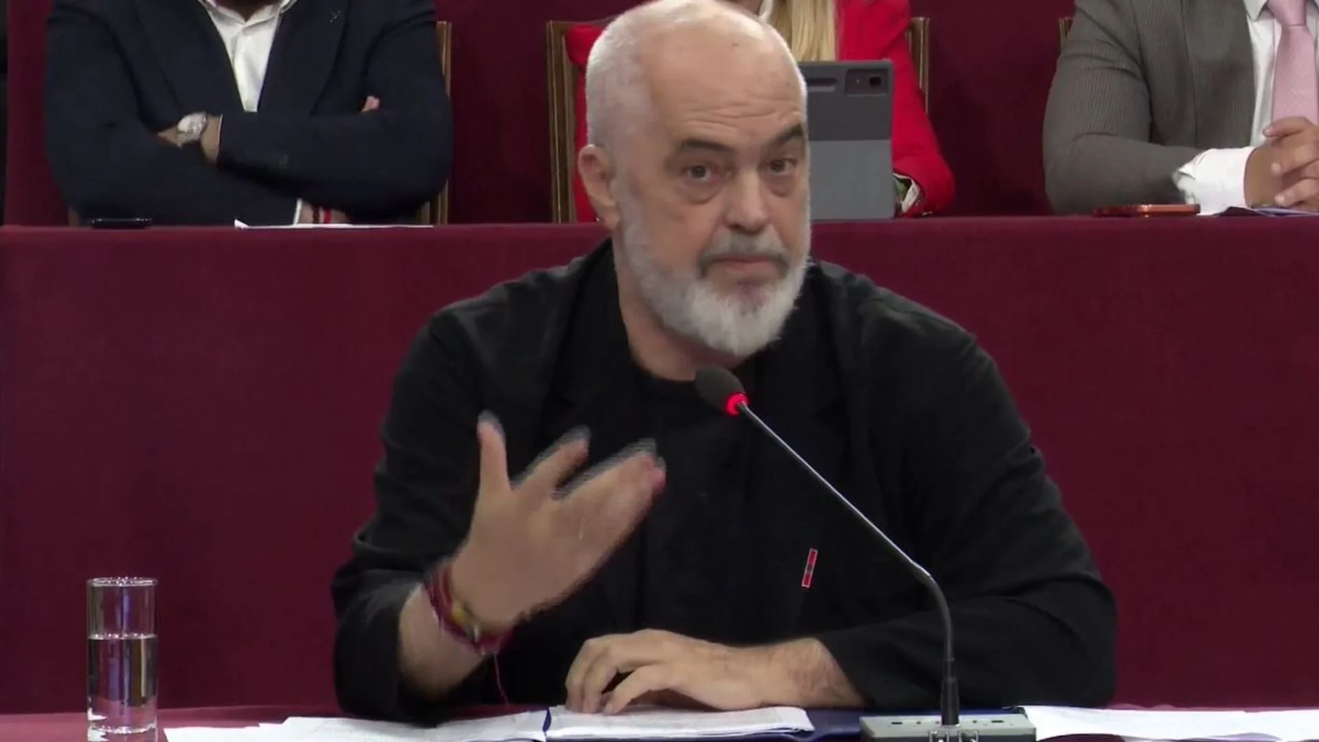 Rama i përgjigjet Athinës për incidentin e Zvërnecit  Nuk ishte akt dhune shtetërore  siç ndodh me të burgosurit shqiptarë në Greqi