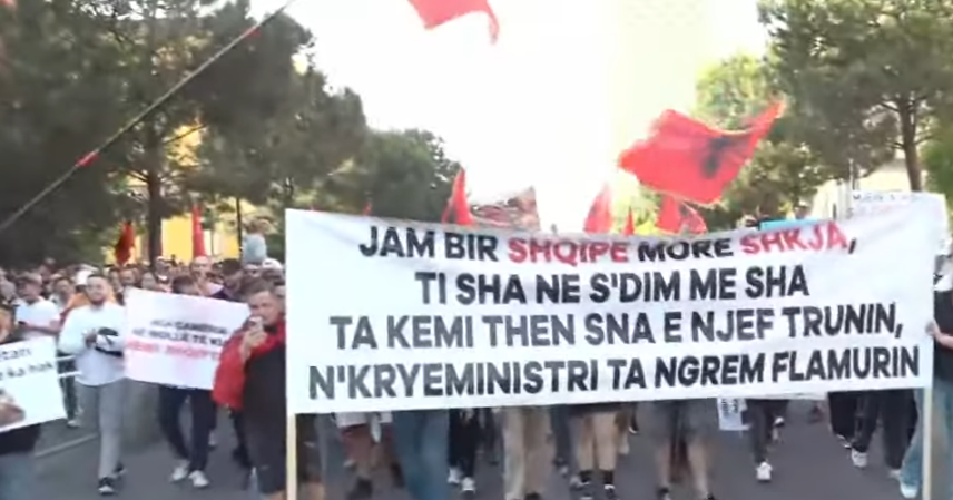  Shqipëria nuk është në shitje   Dita e tretë e protestës së qytetarëve kundër projektit në Zvërnec