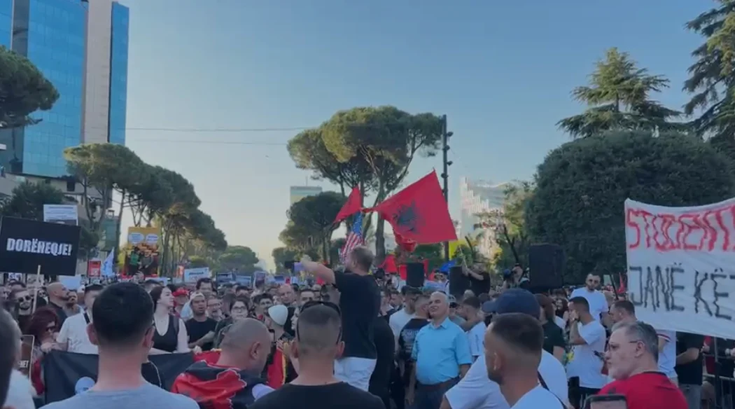 “Rama n’burg, Berisha n’burg”, 10 ditë protestë pa