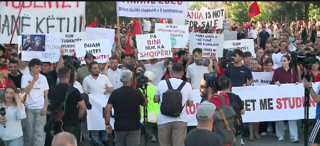 Sot protesta e 11-të qytetare në Tiranë/ Qytetarët